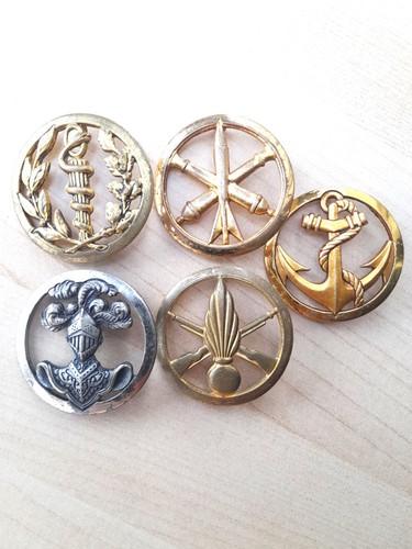 Lot insignes de - de, beret