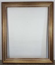 Grand cadre ancien 20F doré et mouluré Feuillure: 86x73cm Entier: 73,5x60,5cm