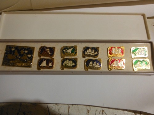 Rare 2 pins - 11, +2