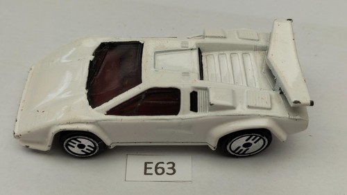 Voiture e63 hot wheels - e63,