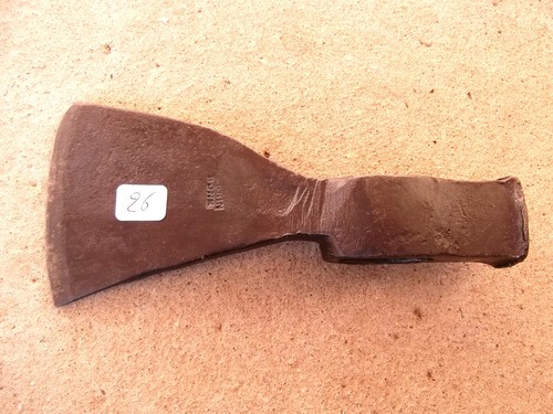 Outil ancien hache forgée 19e - hache,