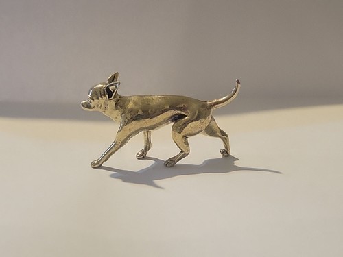 Detailed miniature chihuahua - detailed!!,