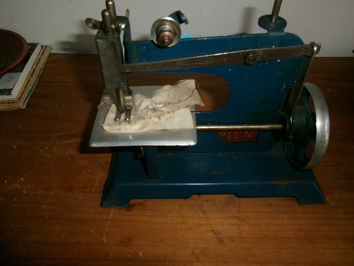 Jouet ancienne machine - jouet;,