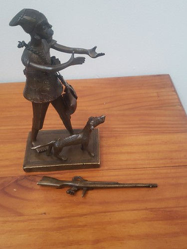 Bronze africain chasseur - , et