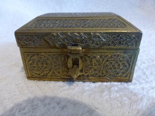 Ancien petit coffret - ancien,