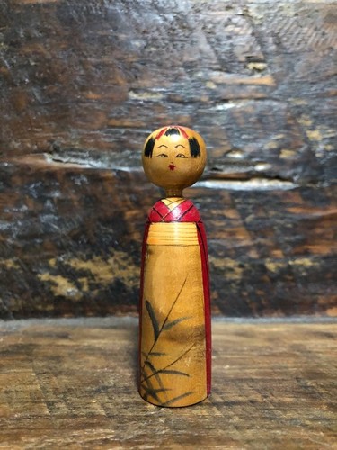 Poupée kokeshi traditionnelle - poupée,