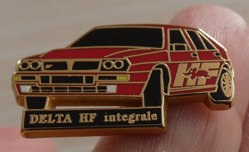 Beau pin rallye lancia delta - pin's,