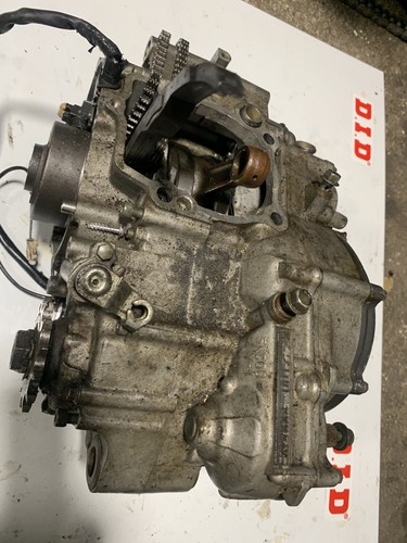 Piece bas moteur - yzf, boite