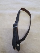 Très belle jugulaire pour