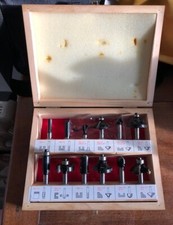 Coffret de 12  fraises a bois pour défonceuse, très bon état