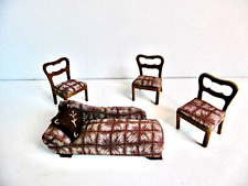 MOBILIER DE MAISON DE POUPÉE ANCIENNE MÉRIDIENNE ET 3 CHAISES ASSORTIS 1920/30