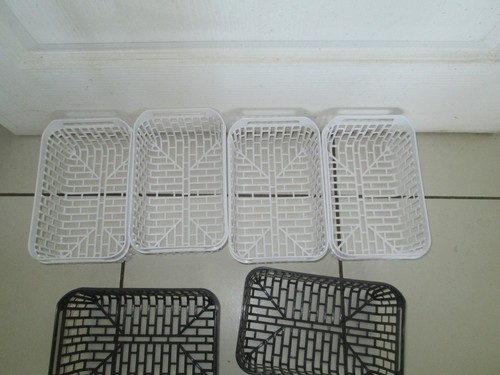 Lot paniers plastiques - 6,
