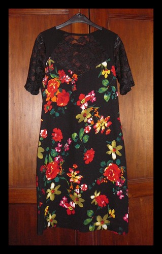 Superbe/Robe/Noir/Fleurs