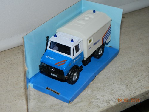 Mercedes unimog police des - mercedes,