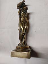 Statue  En Bronze La Porteuse
