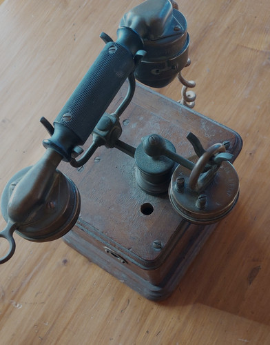 Téléphone ancien à - téléphone,