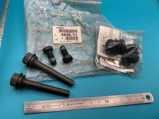 Jeu douille de guidage étrier