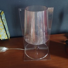 Belle Lampe de Table Kartell