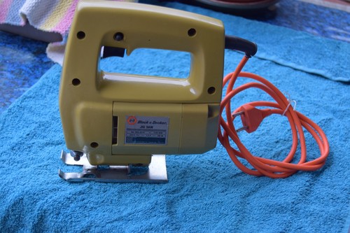 Scie sauteuse filaire - ,