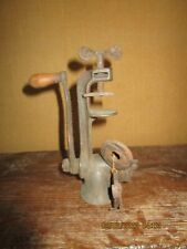 Petit moulin à viande ancien / complet avec ses 3 grilles / LITTLE GIANT