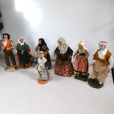 lot 7 santons de provence signed