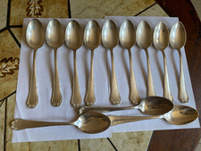 ensemble de 12 couverts