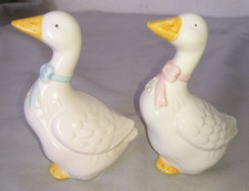 VINTAGE SET OF 2 CERAMIC DUCK FIGURINE PEPPER SHAKERS