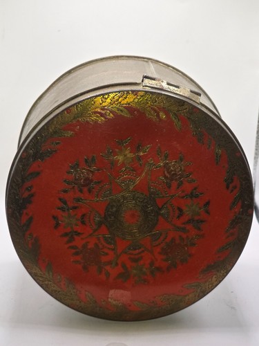 Ancienne boite métallique - ancienne,