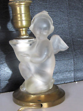 Ancien Pied de lampe en laiton avec statuette Ange Putti - En verre pressé moulé