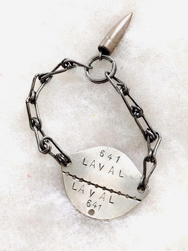 Bracelet militaire - un,