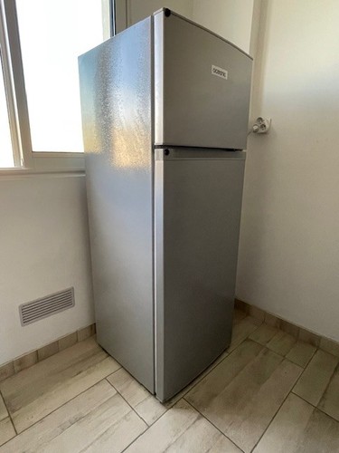 Réfrigérateur grand est - grand,