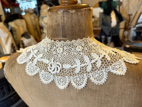 Dentelle ancienne petit col - dentelle,