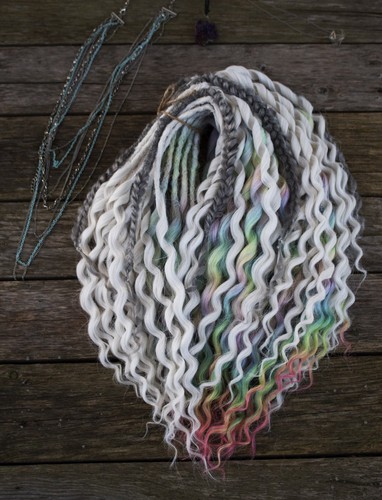 Wavy synthetic dreads - 16",