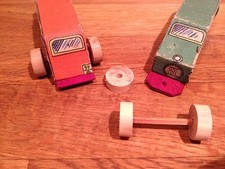 2 Roues en bois pour voiture