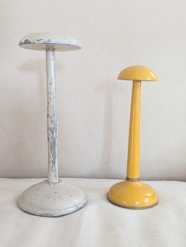 Deux portes chapeau - , de