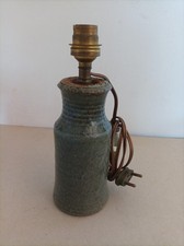 PIED DE LAMPE GRES signature a