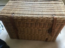 AUTHENTIQUE PANIER DE PIQUE NIQUE ROTIN / CUIR AVEC VAISSELLE - NEUF