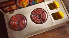 Cuisinière Fisher Price 1978 avec accessoires, vintage