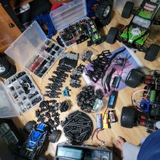 Lot emaxx 3906 brushless x2 with extras parts& minrevo x2  all4 brushlessss