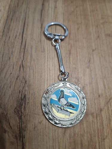 Porte clés médaille pigeon - clés,
