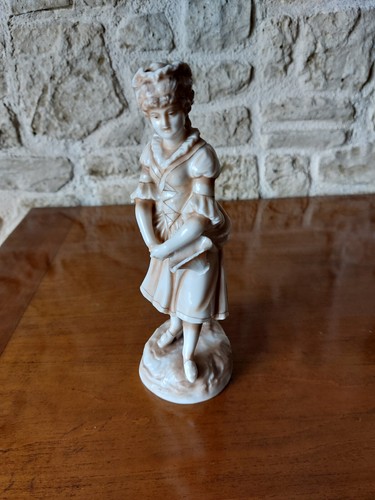Figurine jeune femme - jeune,