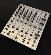 Console BEHRINGER DJX700 table