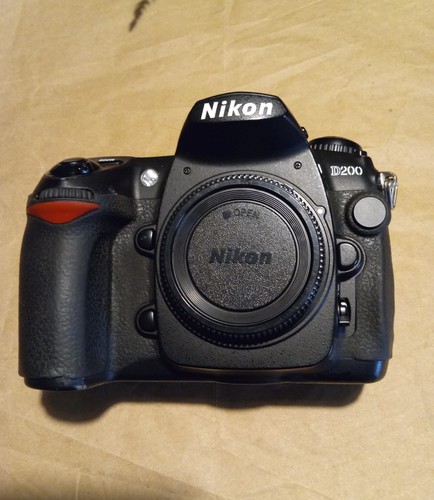 Nikon d200 working body - body, in