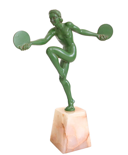 Statue sculpture bronze