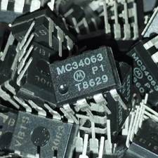 MC34063 P1   Circuit Integré  NOS  MC 34063 P1     Lot 1 Pcs   FR