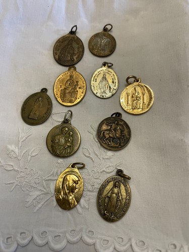Lot médailles religieuses - lot,
