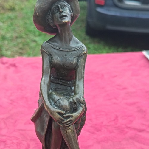 Statue bronze signée - signée, femme