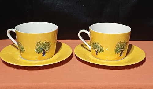 Duo tasses soucoupes à - de,