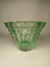 Vase Daum Nancy France en cristal vert