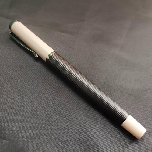 Stylo plume élégant - , rayures